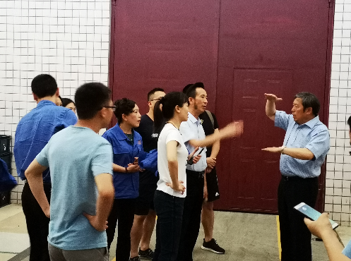 热烈欢迎江龙玻璃杨云贵董事长一行莅临参观星达智能制造